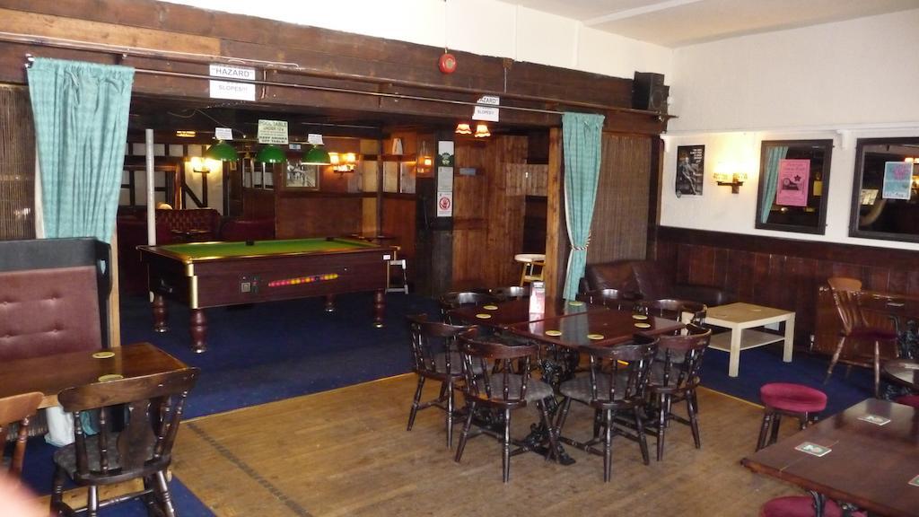 Kings Arms Hotel Пенрин Экстерьер фото