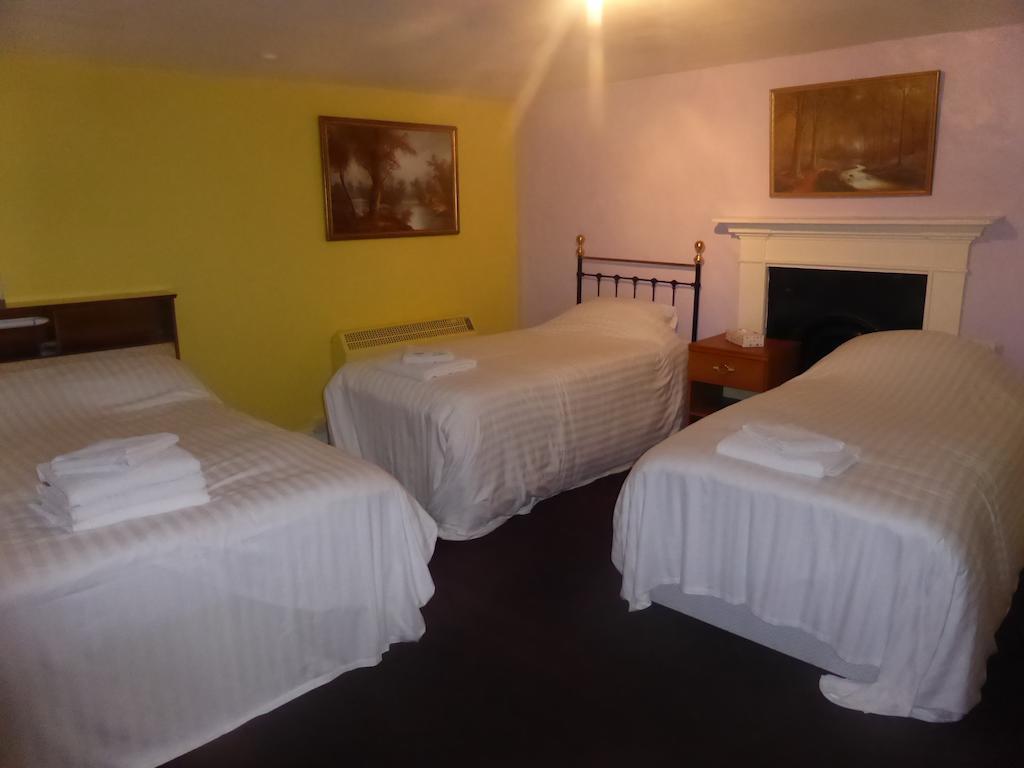 Kings Arms Hotel Пенрин Экстерьер фото